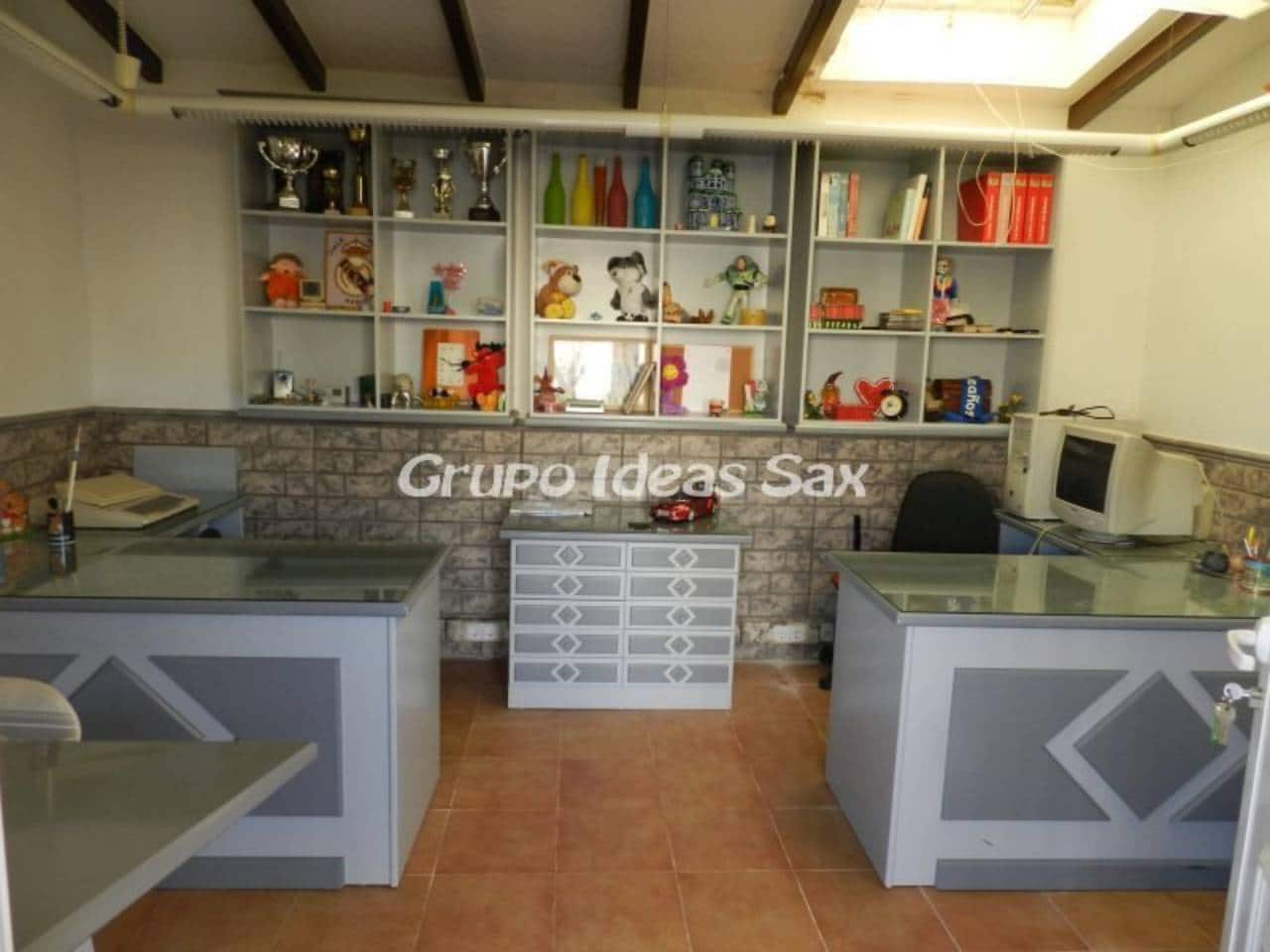 5 soveværelse Villa til salg i Sax med swimmingpool garage - € 298.000 (Ref: 3905451)