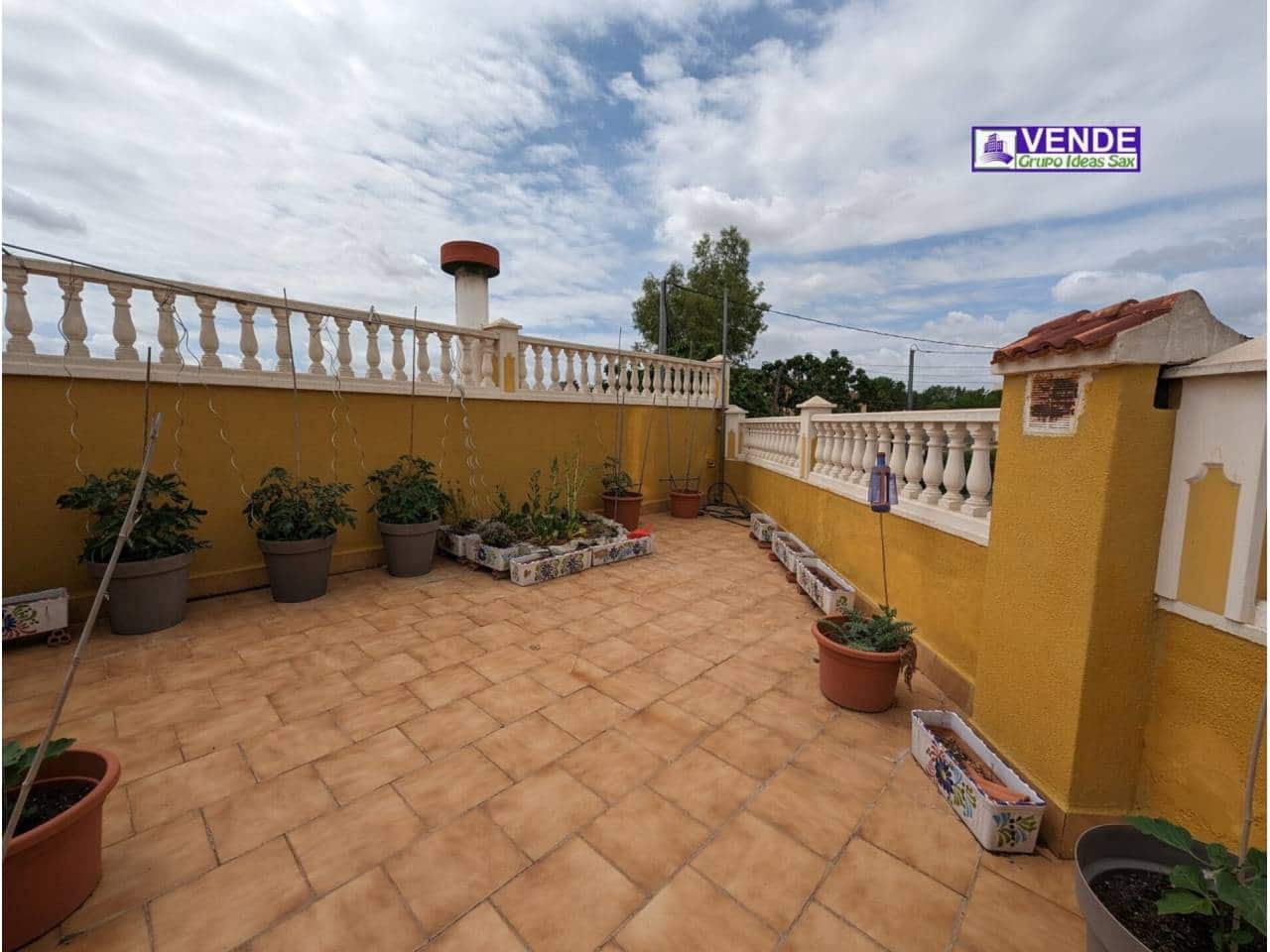 5 soveværelse Villa til salg i Sax med swimmingpool garage - € 298.000 (Ref: 3905451)