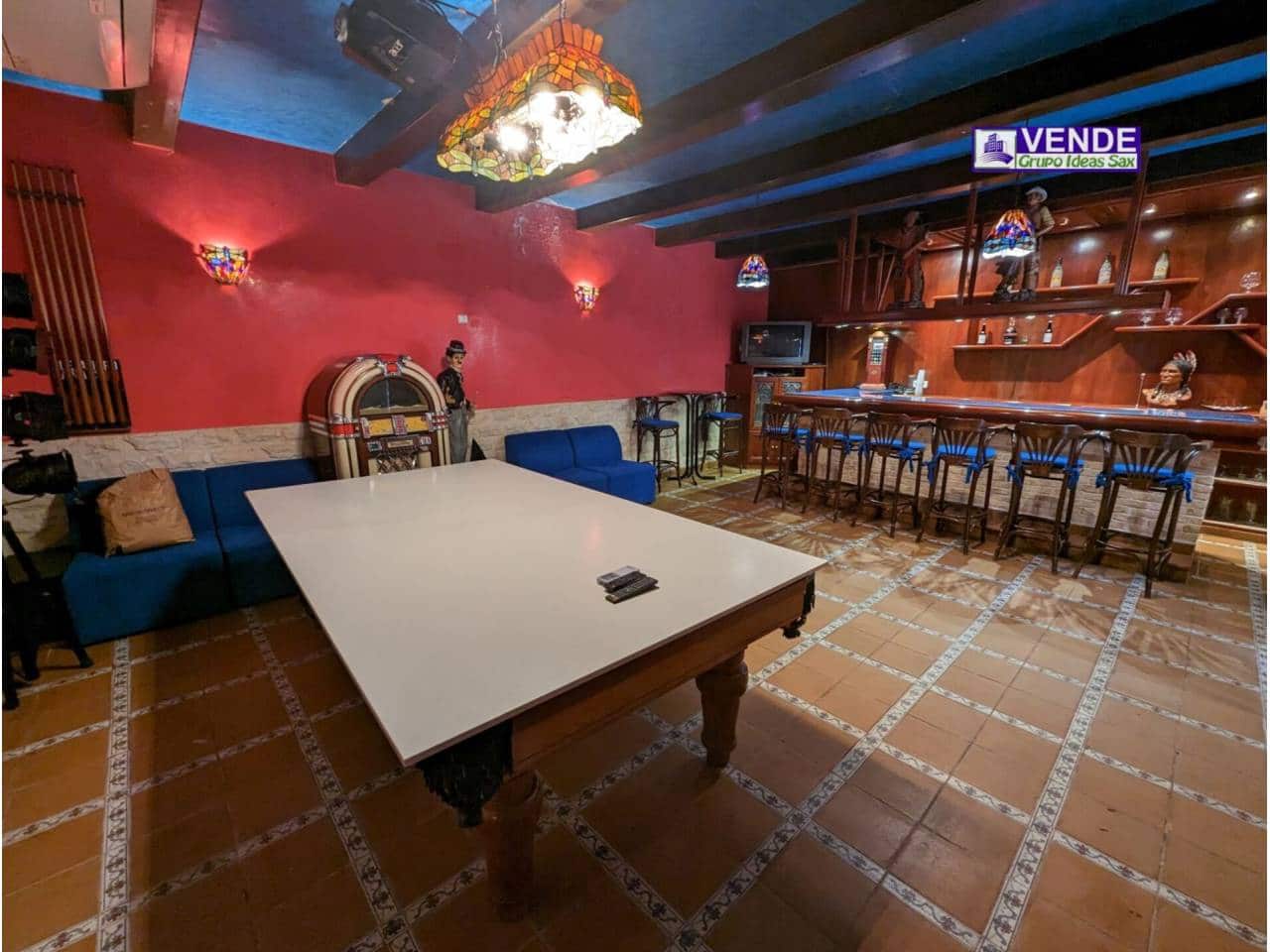 5 soveværelse Villa til salg i Sax med swimmingpool garage - € 298.000 (Ref: 3905451)