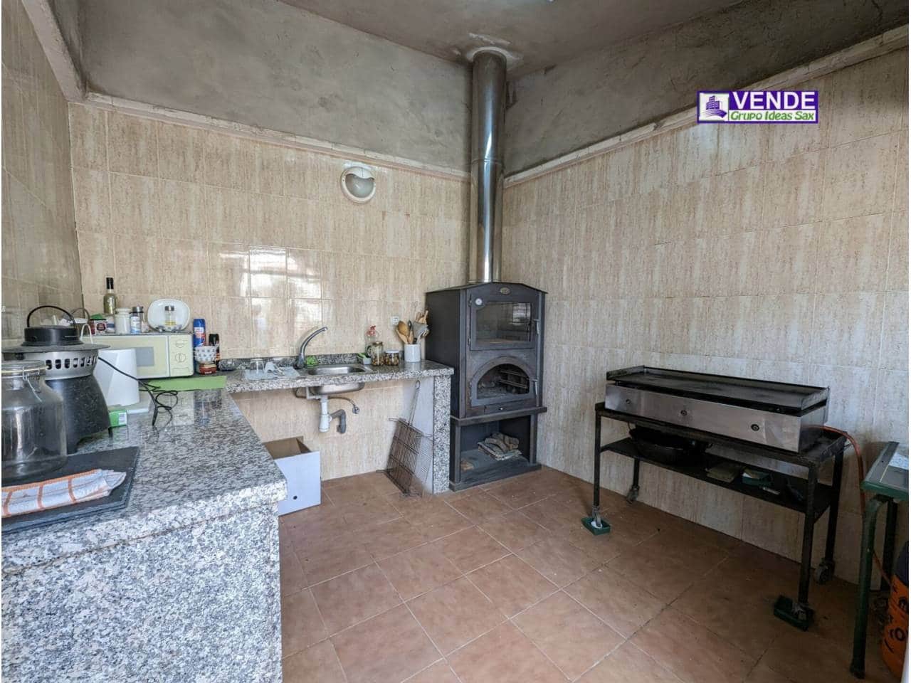 5 soveværelse Villa til salg i Sax med swimmingpool garage - € 298.000 (Ref: 3905451)