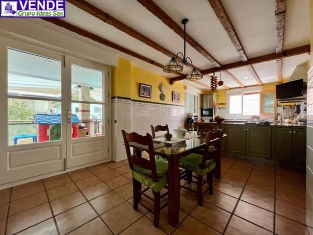 4 soverom Villa til salgs i Sax med svømmebasseng garasje - € 415 000 (Ref: 4038977)