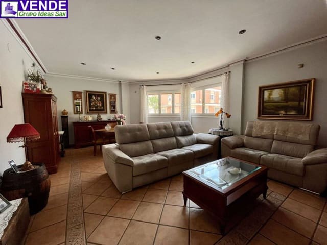 4 soverom Villa til salgs i Sax med svømmebasseng garasje - € 415 000 (Ref: 4038977)