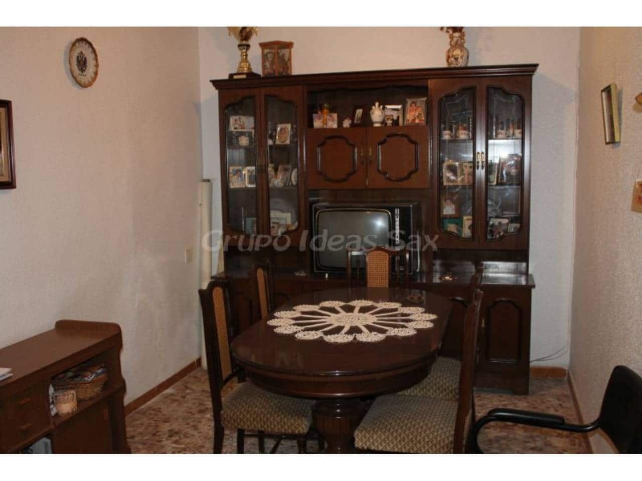 3 soverom Leilighet til salgs i Sax med garasje - € 90 000 (Ref: 5346112)