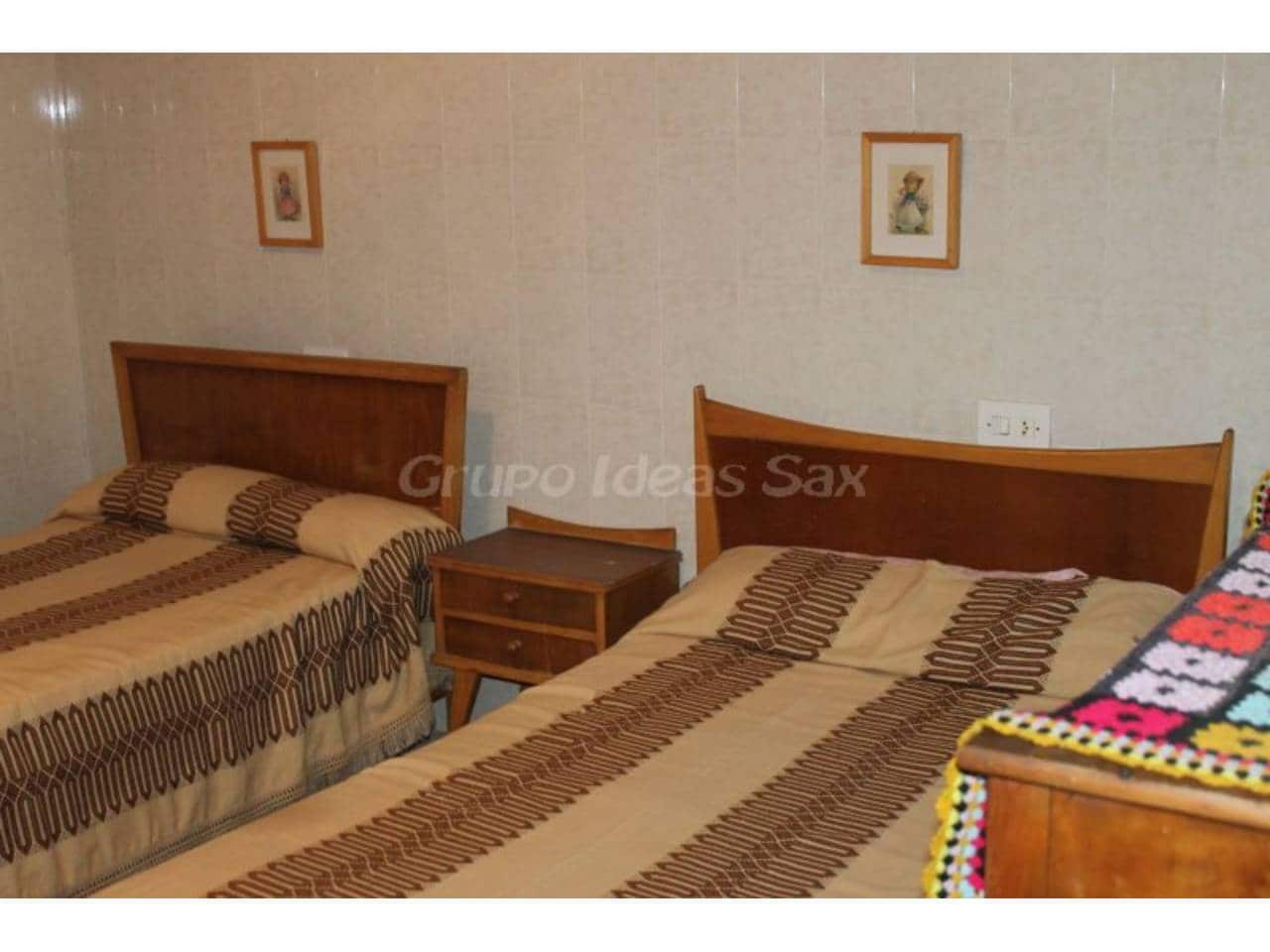 3 soverom Leilighet til salgs i Sax med garasje - € 90 000 (Ref: 5346112)