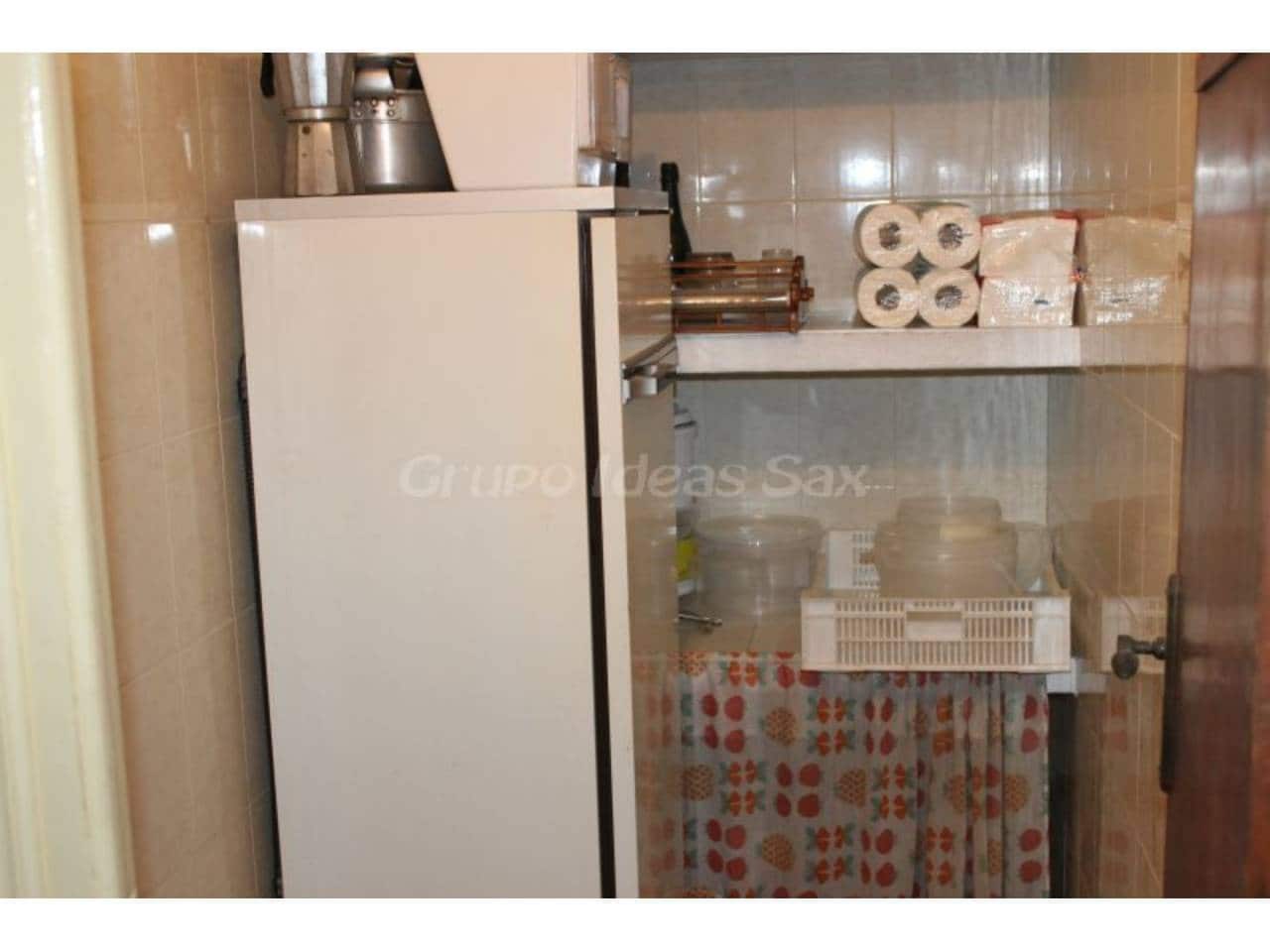 3 soverom Leilighet til salgs i Sax med garasje - € 90 000 (Ref: 5346112)