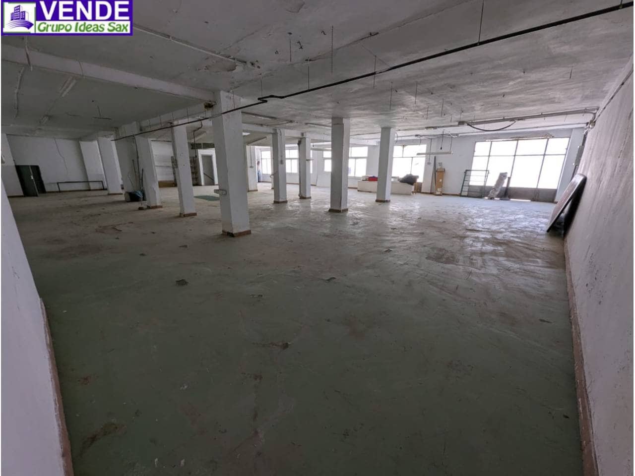 Kommersiell till salu i Sax - 136 500 € (Ref: 5904951)