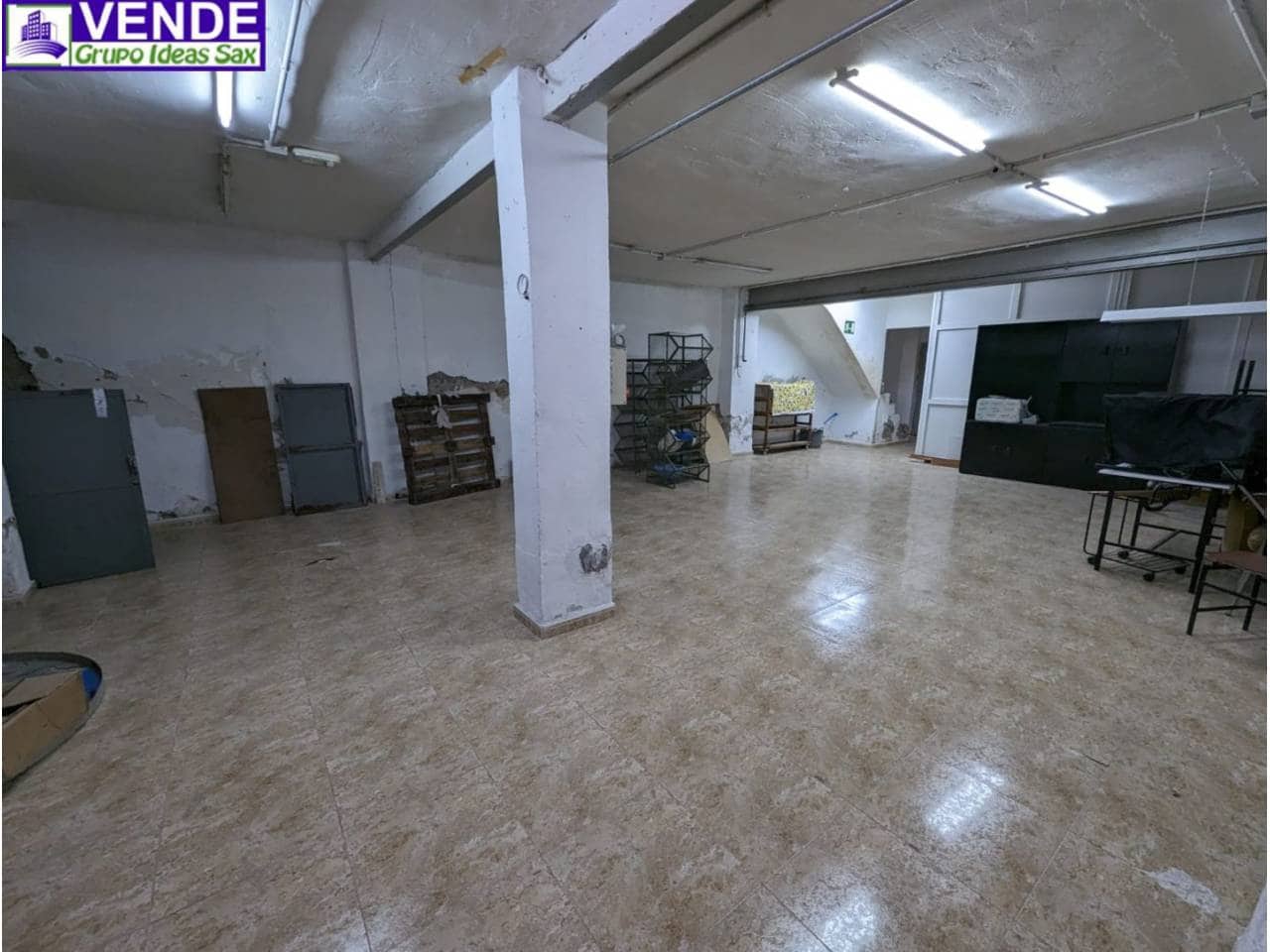 Kommersiell till salu i Sax - 136 500 € (Ref: 5904951)