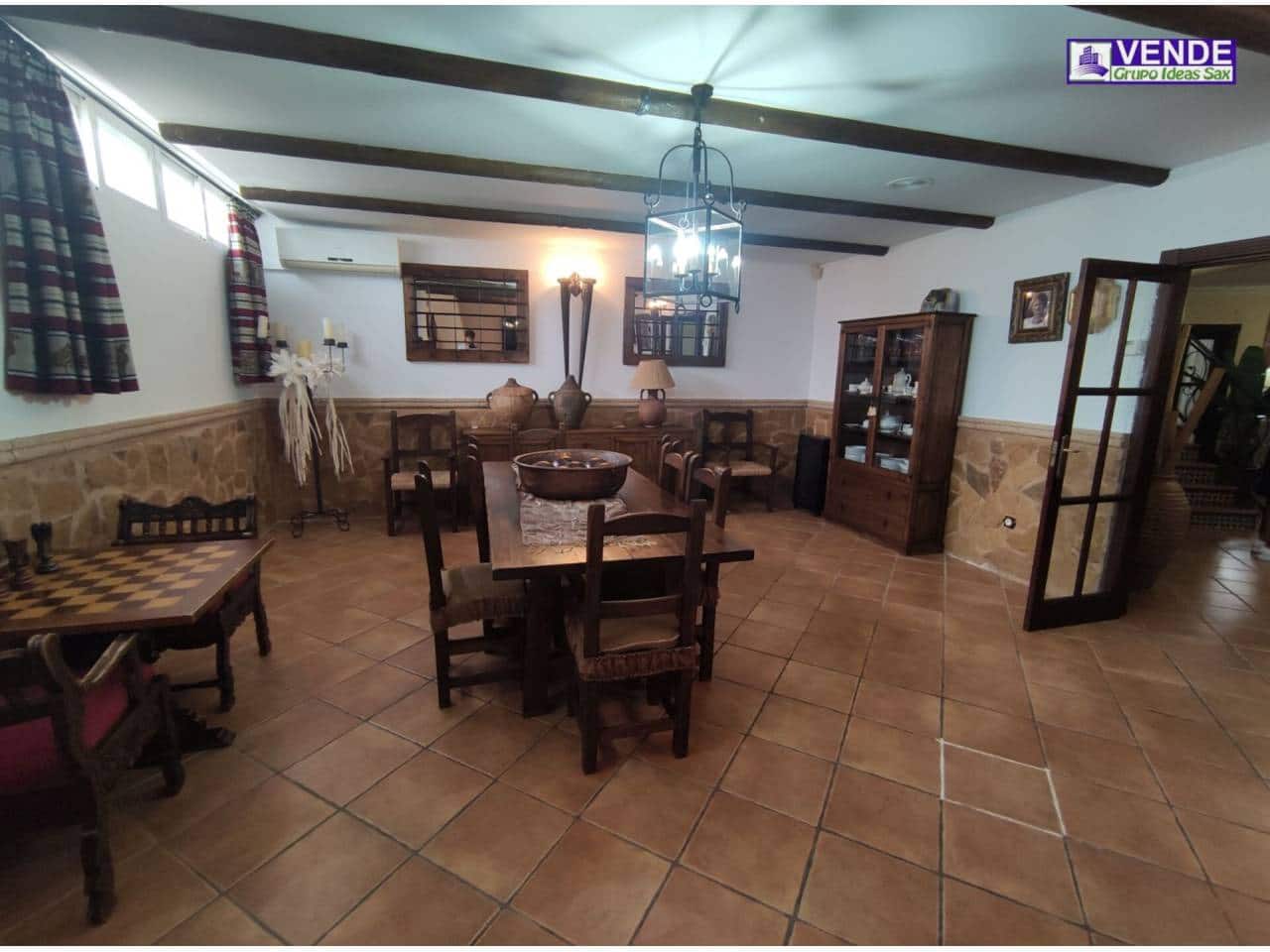 5 sypialnia Willa na sprzedaż w Sax z garażem - 449 000 € (Ref: 7071017)