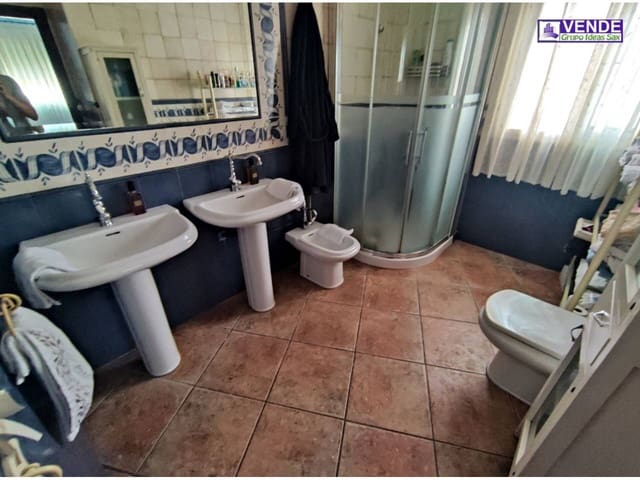 5 soverom Villa til salgs i Sax med garasje - € 449 000 (Ref: 7071017)