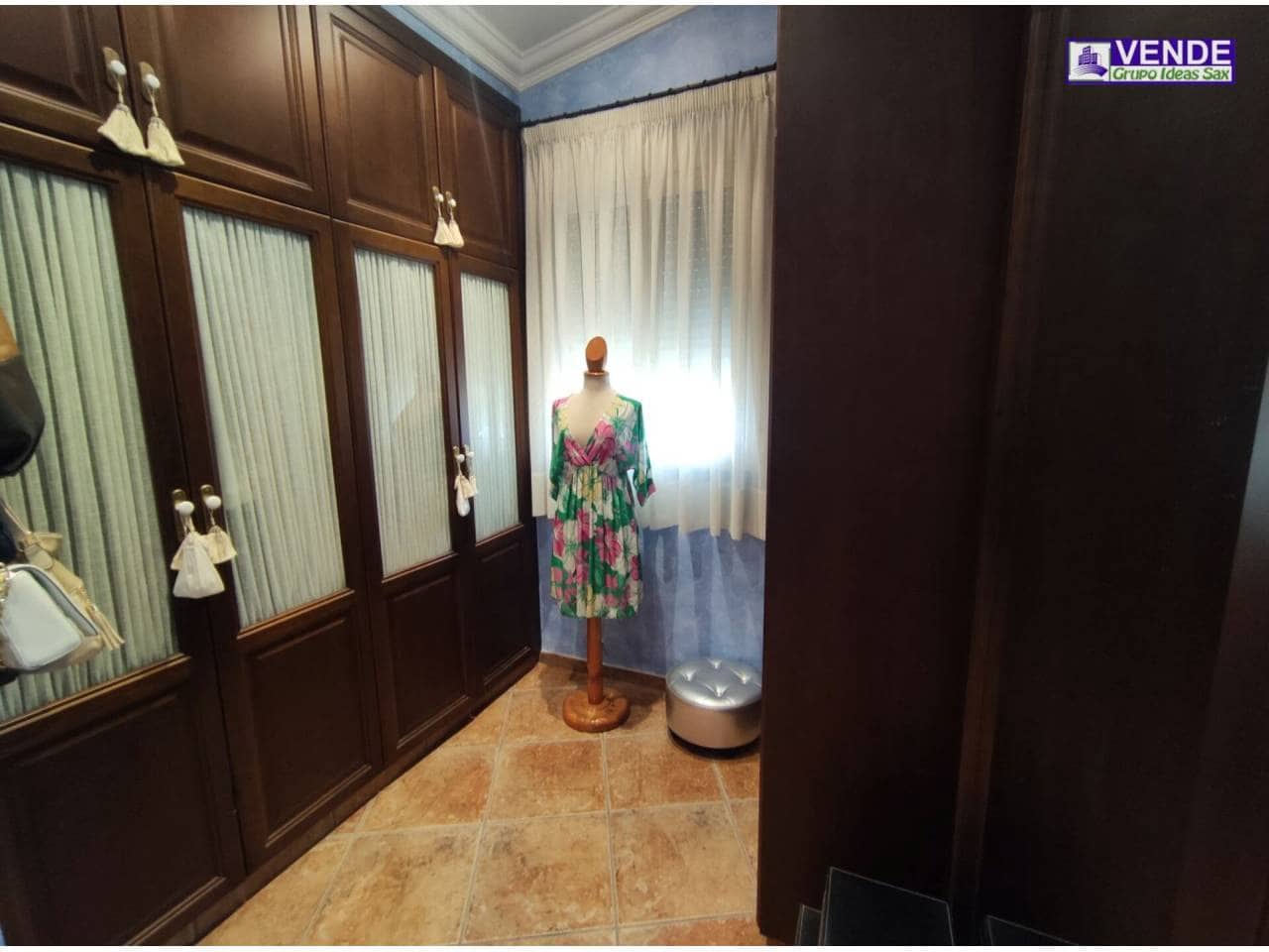 5 sypialnia Willa na sprzedaż w Sax z garażem - 449 000 € (Ref: 7071017)