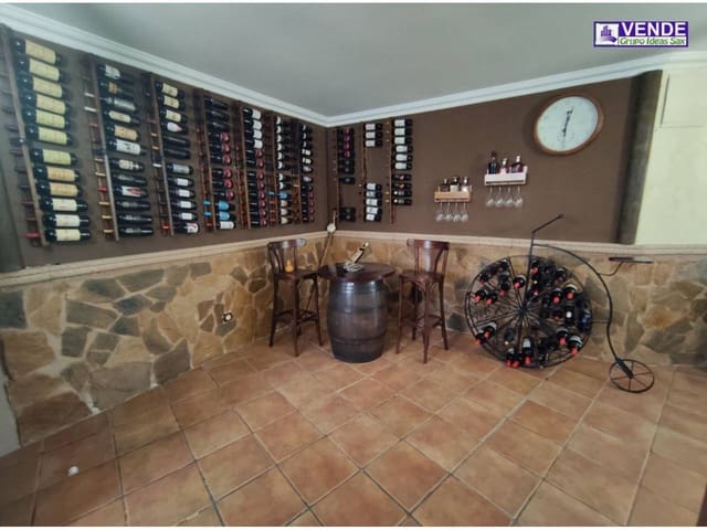 5 soverom Villa til salgs i Sax med garasje - € 449 000 (Ref: 7071017)