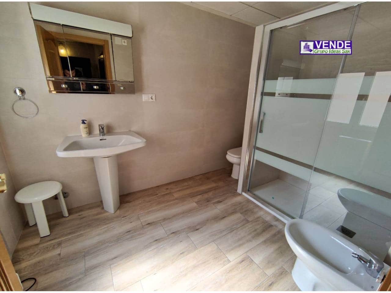 6 soveværelse Byhus til salg i Sax - € 73.600 (Ref: 7465030)