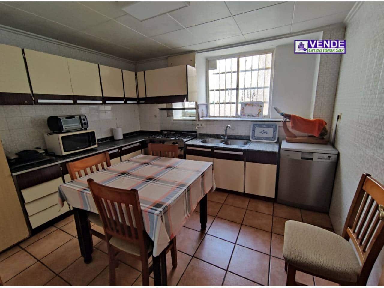 6 soveværelse Byhus til salg i Sax - € 73.600 (Ref: 7465030)