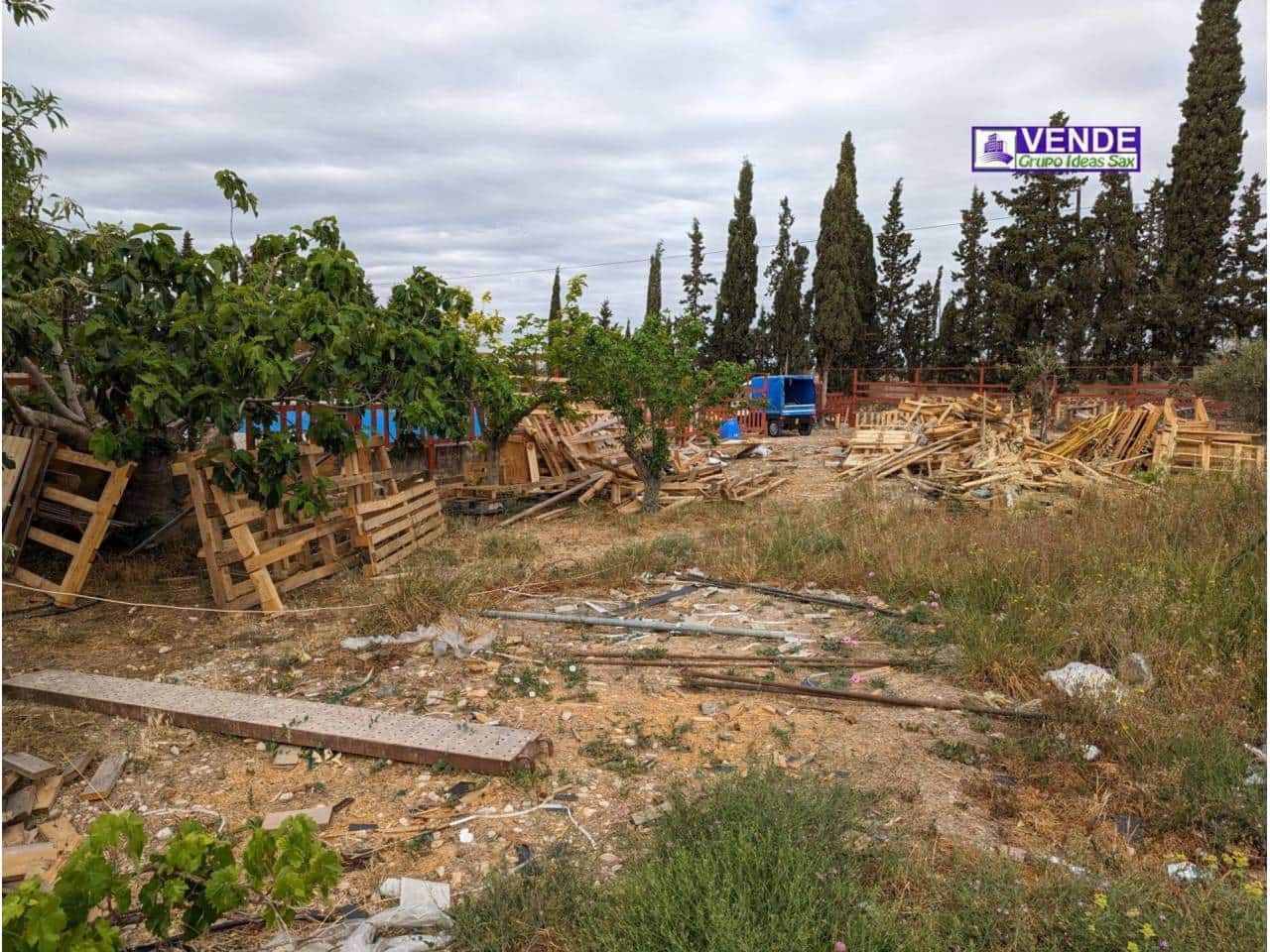 8 bedroom Finca/Country House for sale in Sax with garage - € 219,995 (Ref: 7561591)