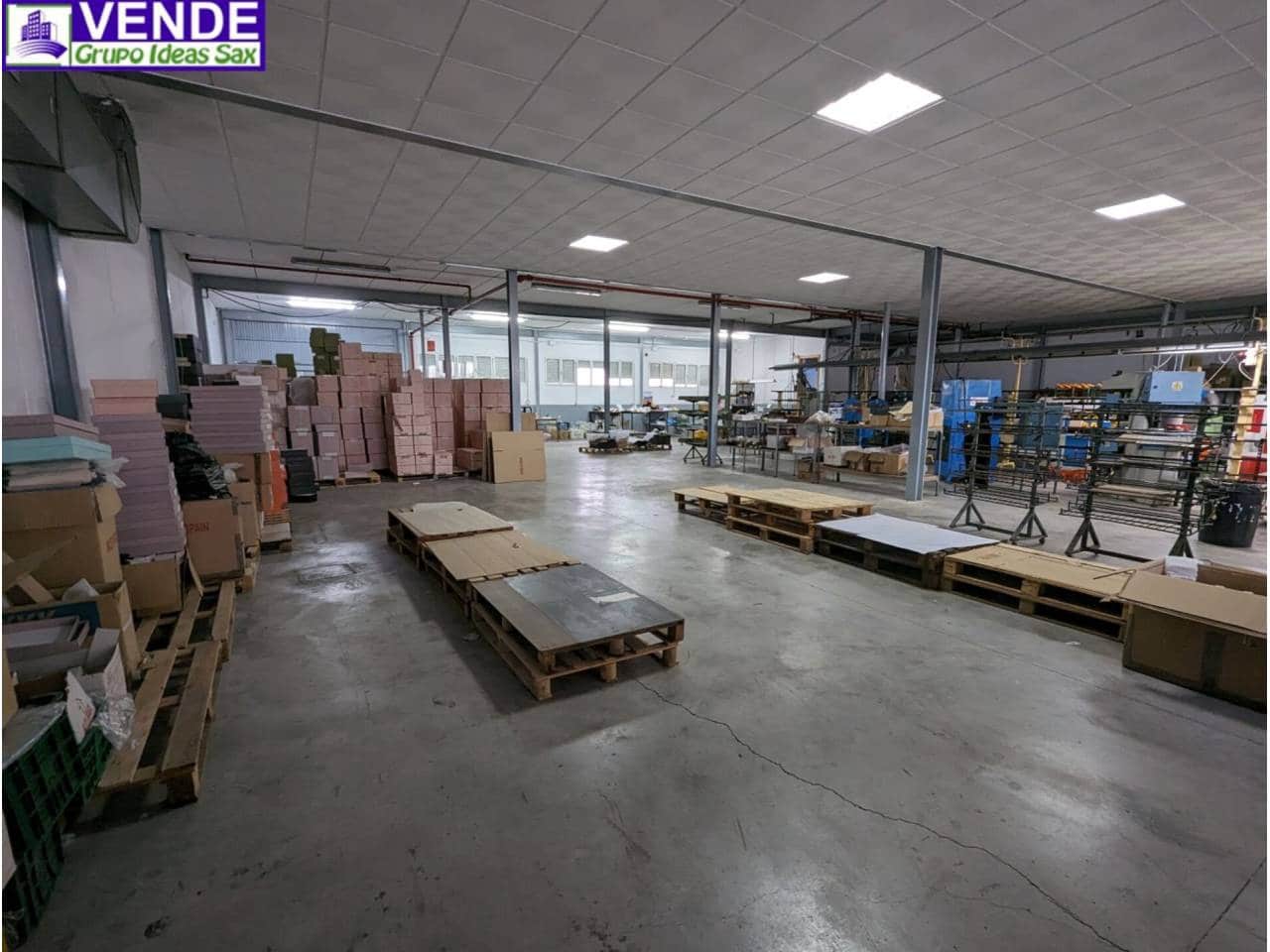 Bedrijf te koop in Sax - € 360.000 (Ref: 7989495)