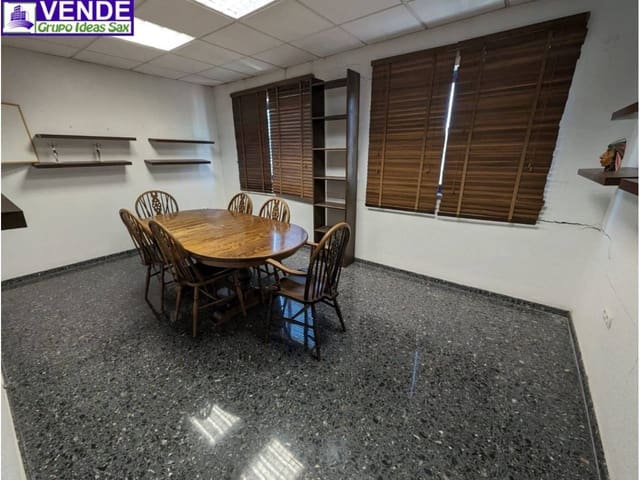 3 slaapkamer Kantoor te huur in Sax - € 500 (Ref: 8118762)