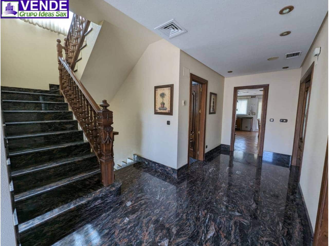 4 makuuhuone Huvila myytävänä paikassa Elda mukana uima-altaan 
autotalli - 475 000 € (Ref: 8359159)