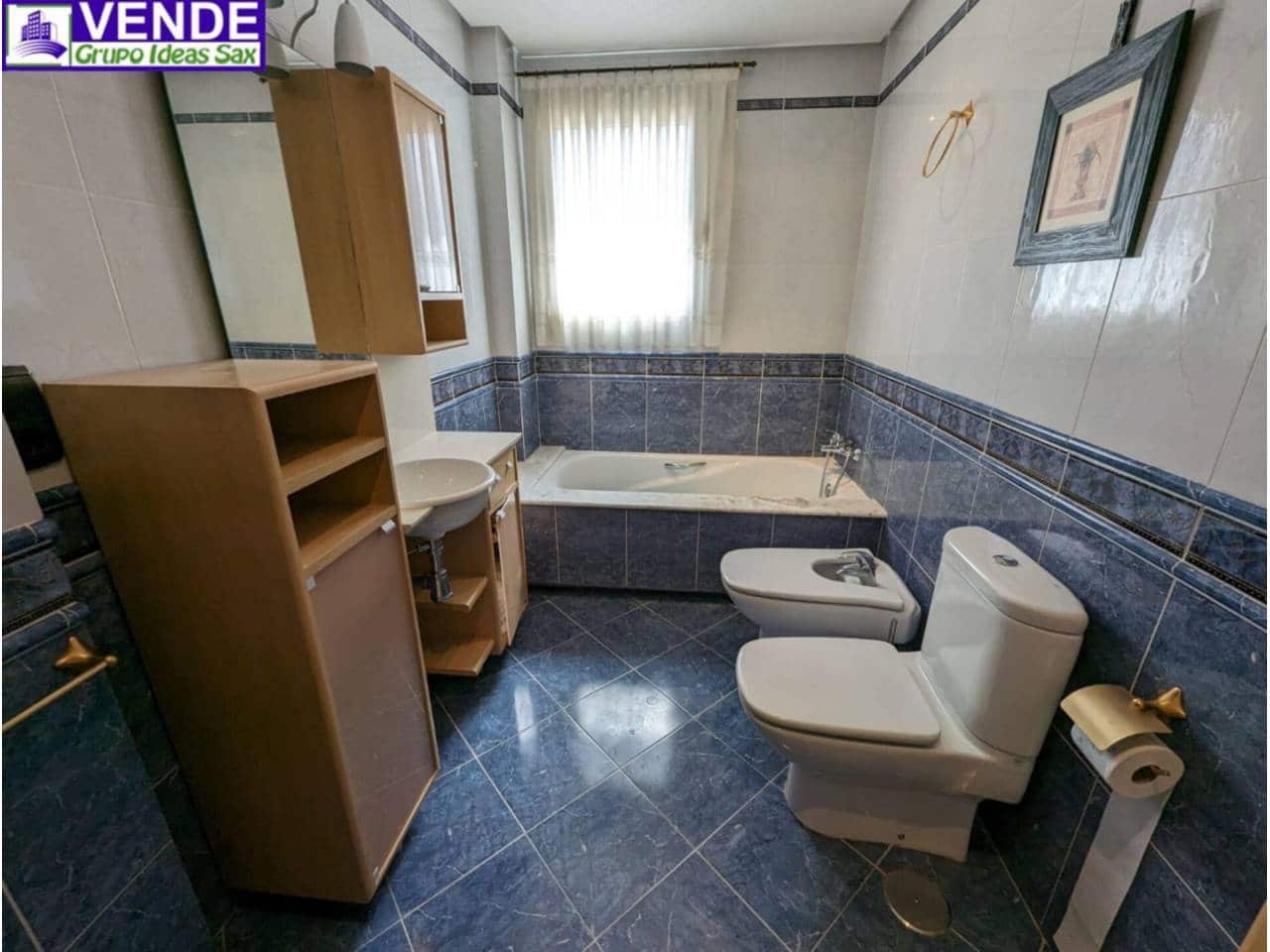 4 makuuhuone Huvila myytävänä paikassa Elda mukana uima-altaan 
autotalli - 475 000 € (Ref: 8359159)