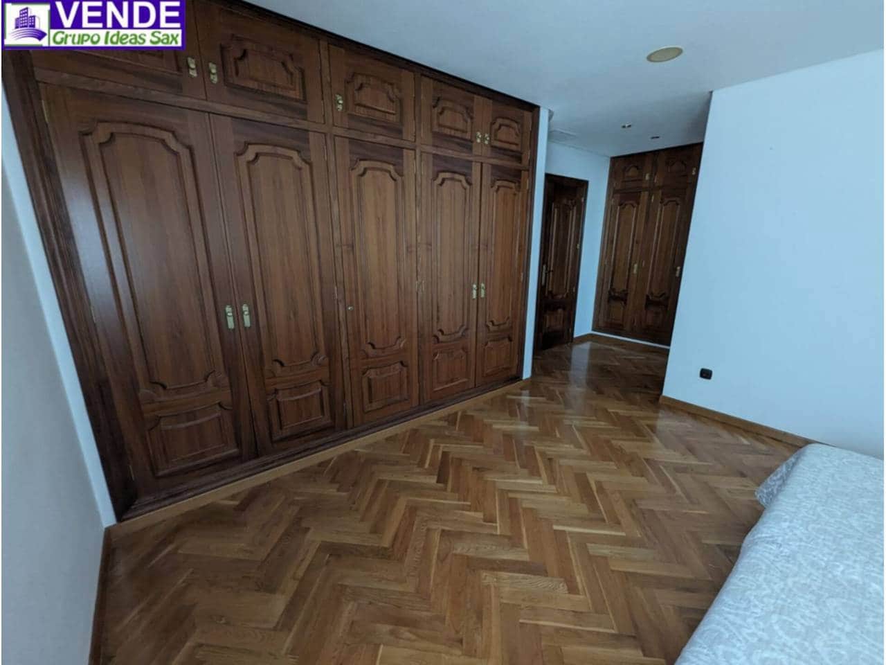 4 makuuhuone Huvila myytävänä paikassa Elda mukana uima-altaan 
autotalli - 475 000 € (Ref: 8359159)