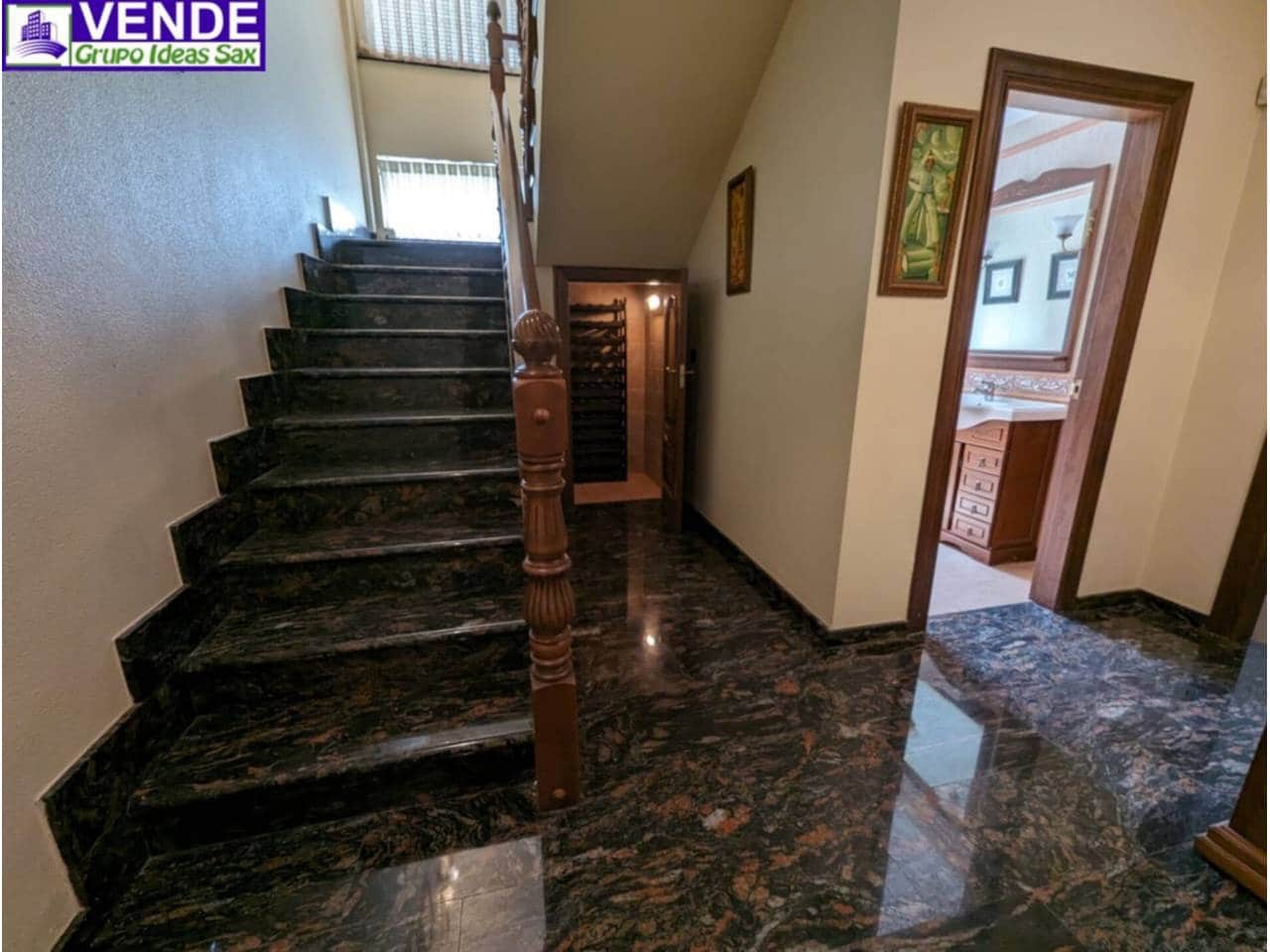 4 makuuhuone Huvila myytävänä paikassa Elda mukana uima-altaan 
autotalli - 475 000 € (Ref: 8359159)