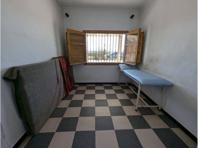 4 soverom Finca/Herregård til salgs i Caudete med svømmebasseng - € 83 000 (Ref: 8467577)