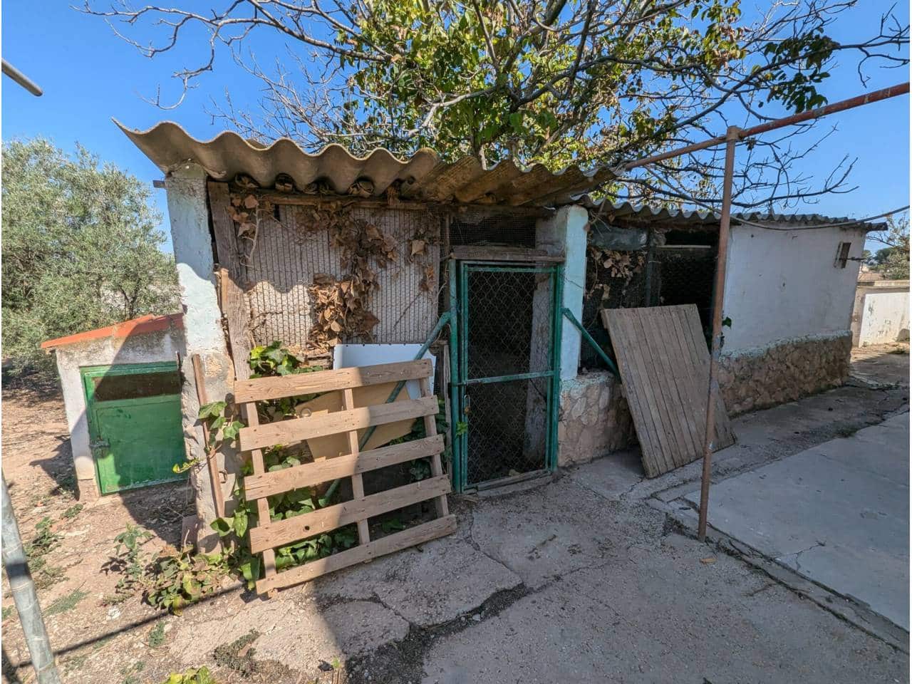 4 slaapkamer Finca/Landhuis te koop in Caudete met zwembad - € 83.000 (Ref: 8467577)