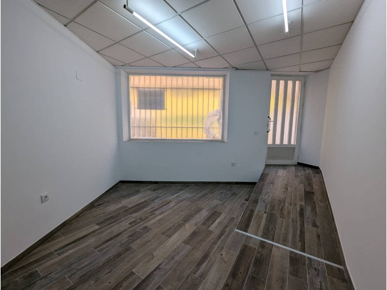 Kaupallinen vuokrattavana paikassa Sax - 500 € (Ref: 8481639)