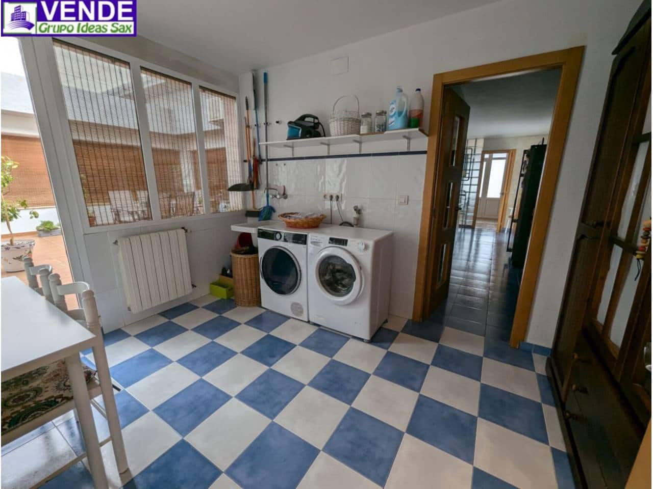 3 sypialnia Willa na sprzedaż w Sax z basenem garażem - 325 000 € (Ref: 8772547)