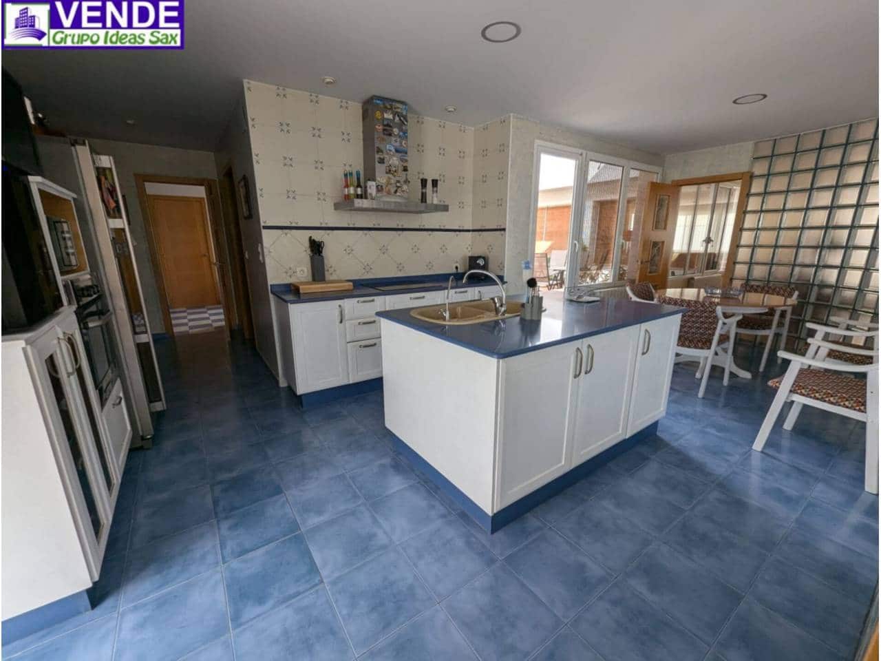 3 sypialnia Willa na sprzedaż w Sax z basenem garażem - 325 000 € (Ref: 8772547)