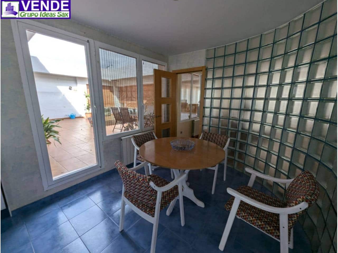 3 sypialnia Willa na sprzedaż w Sax z basenem garażem - 325 000 € (Ref: 8772547)