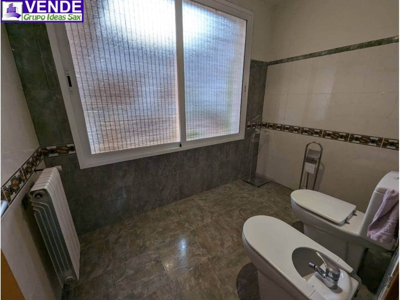 3 sypialnia Willa na sprzedaż w Sax z basenem garażem - 325 000 € (Ref: 8772547)