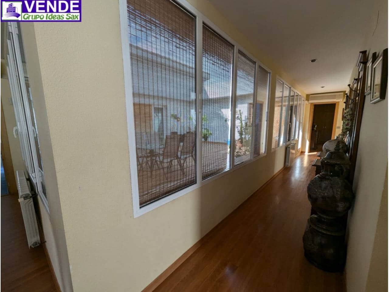 3 sypialnia Willa na sprzedaż w Sax z basenem garażem - 325 000 € (Ref: 8772547)