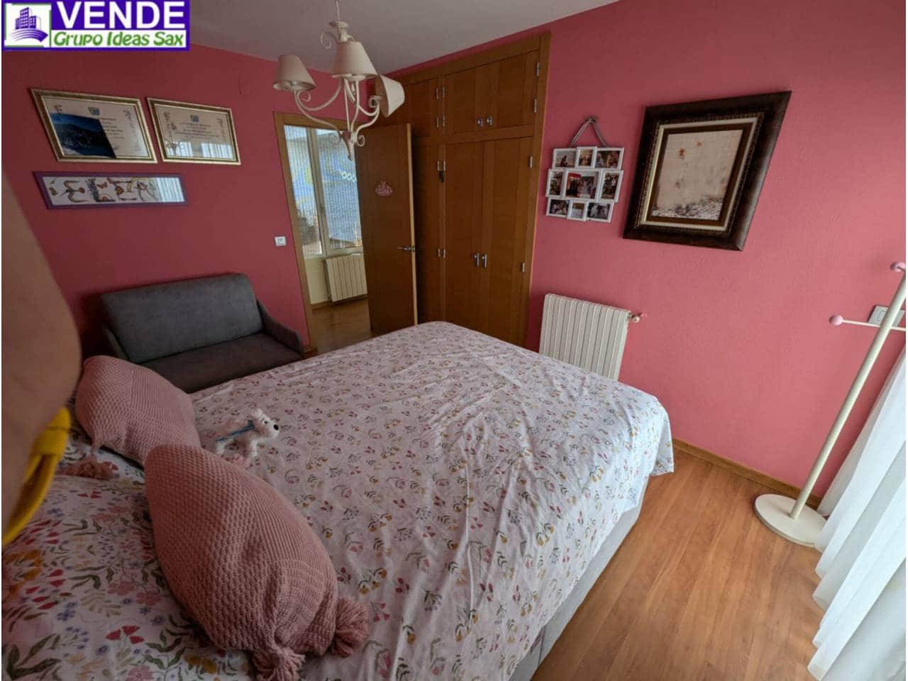 3 sypialnia Willa na sprzedaż w Sax z basenem garażem - 325 000 € (Ref: 8772547)