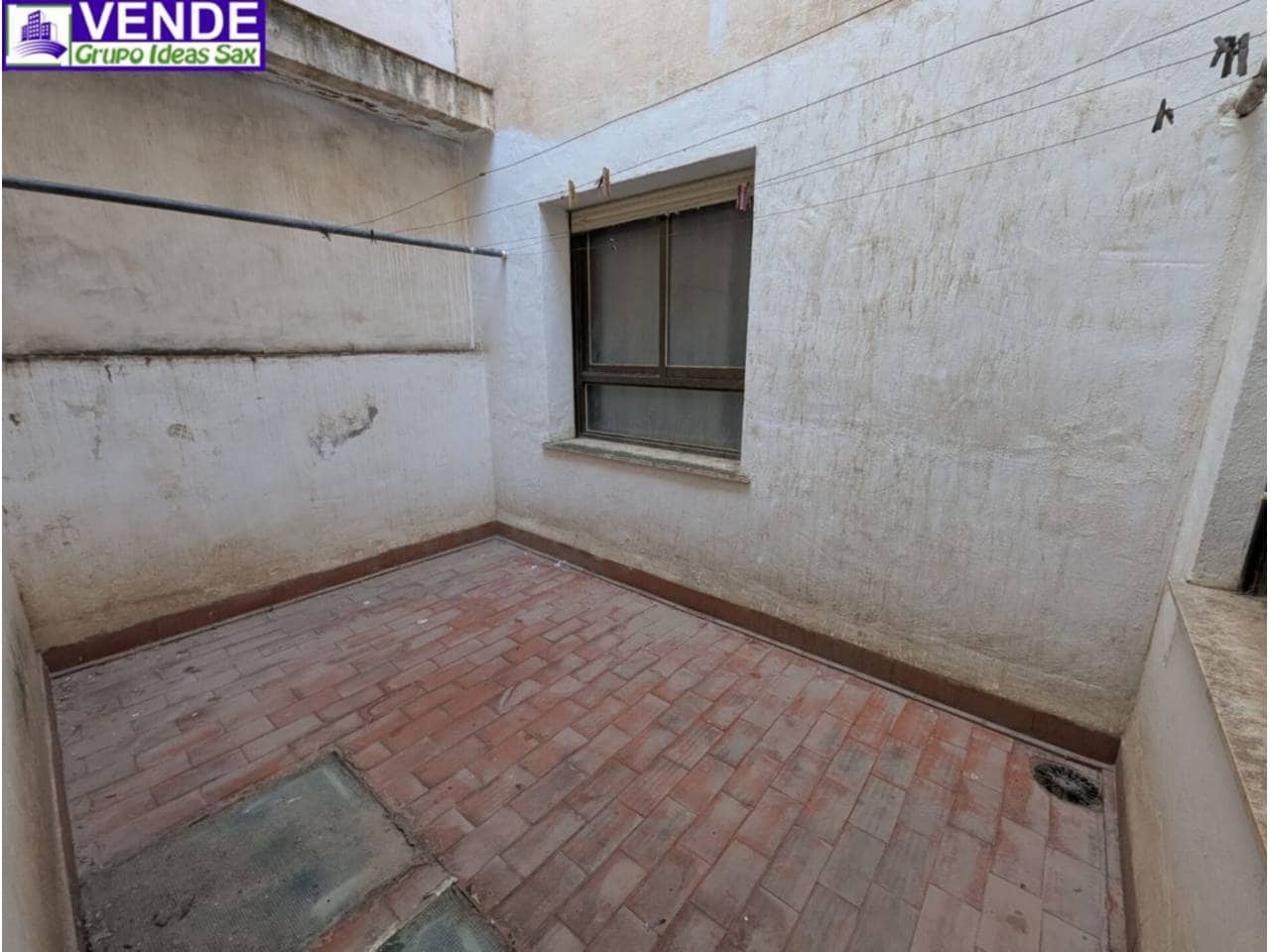 6 soverom Hus til salgs i Sax - € 250 000 (Ref: 9068432)