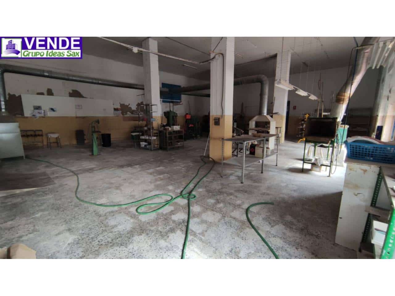 Commercial for sale in Sax with garage - € 160,000 (Ref: 9310343)