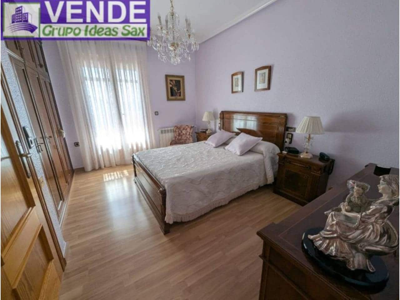 5 sovrum Radhus till salu i Sax med garage - 259 900 € (Ref: 9337489)