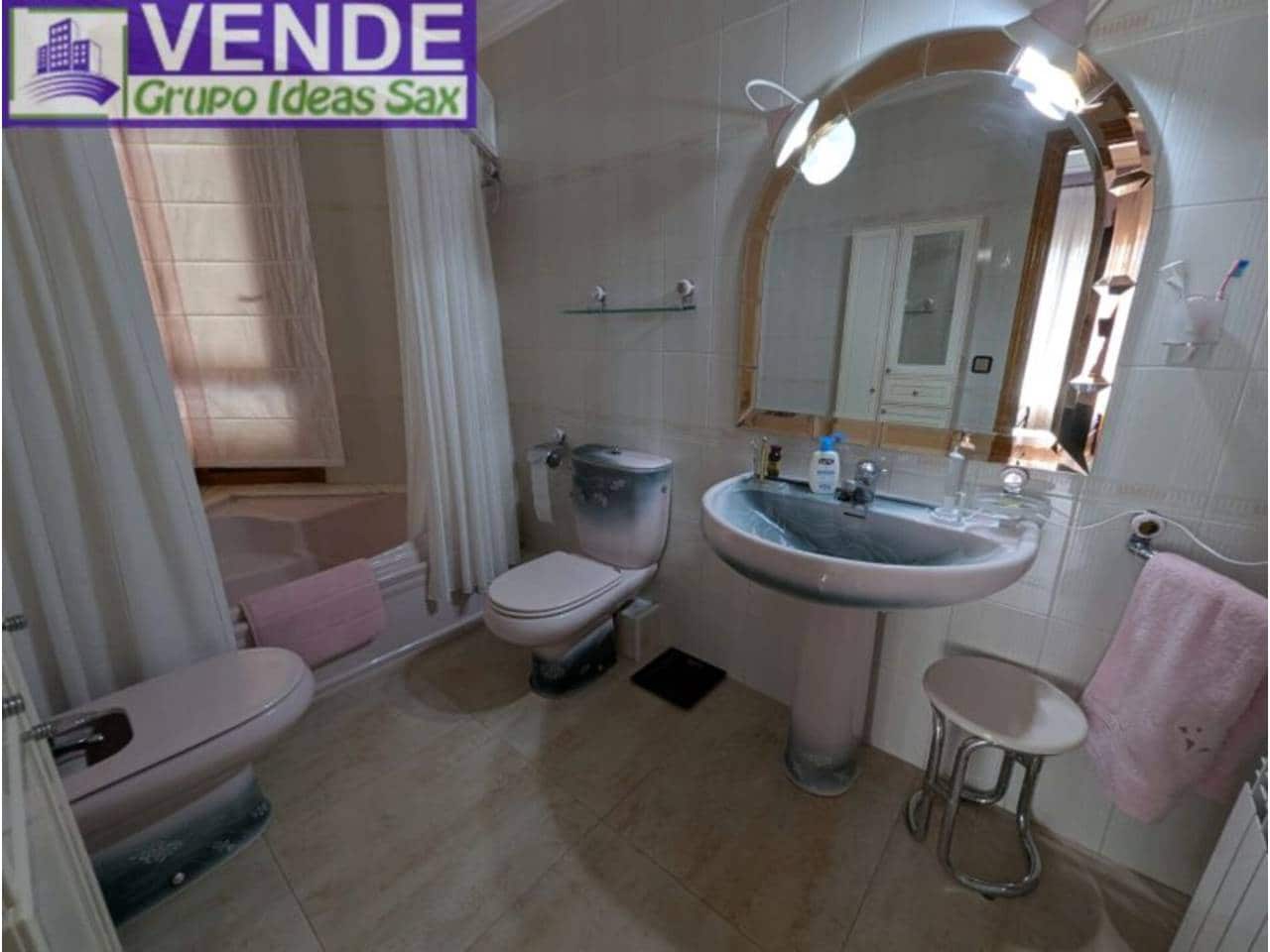 5 sovrum Radhus till salu i Sax med garage - 259 900 € (Ref: 9337489)