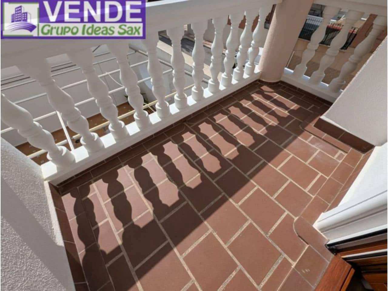 5 sovrum Radhus till salu i Sax med garage - 259 900 € (Ref: 9337489)