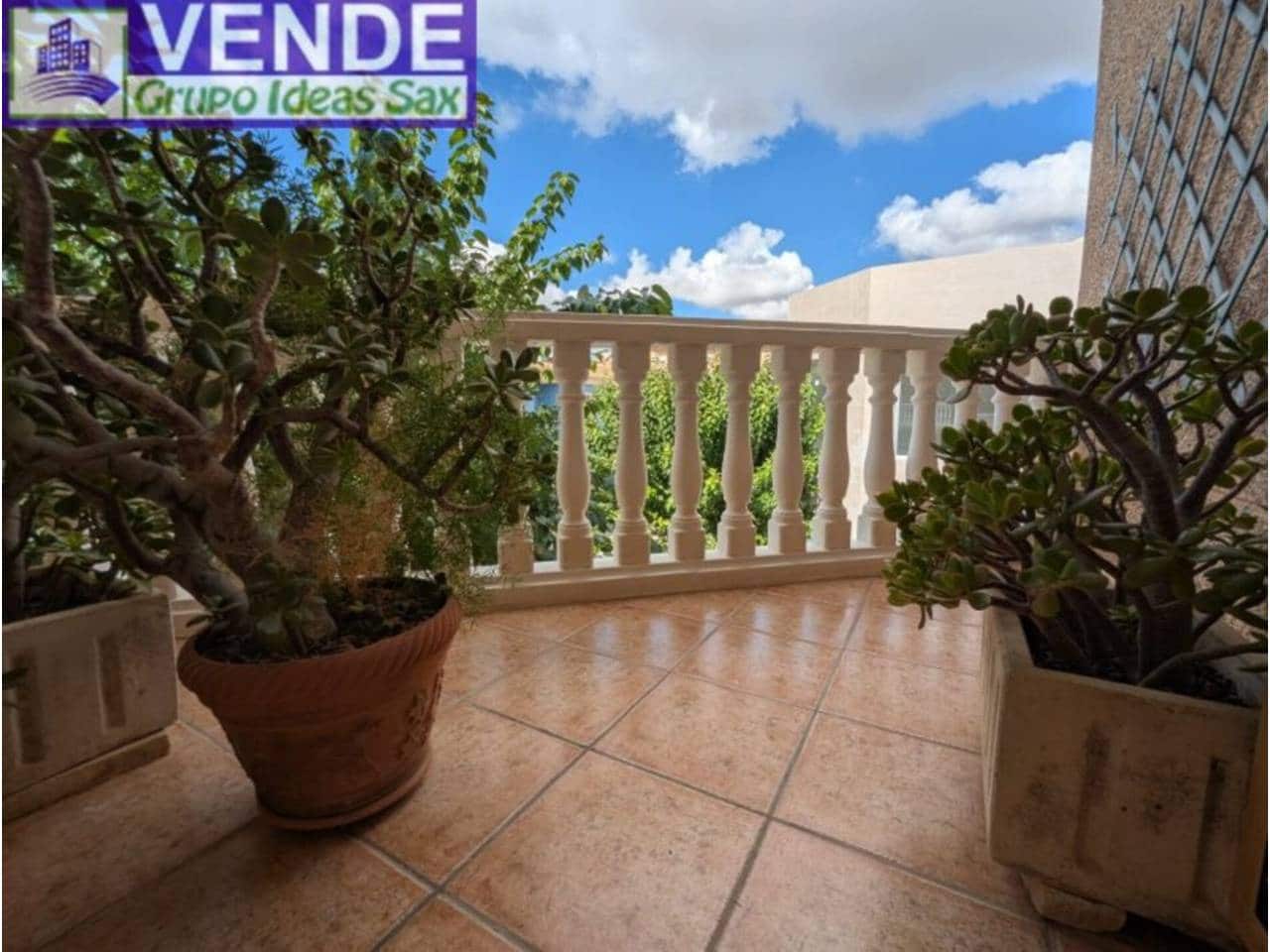 5 sovrum Radhus till salu i Sax med garage - 259 900 € (Ref: 9337489)