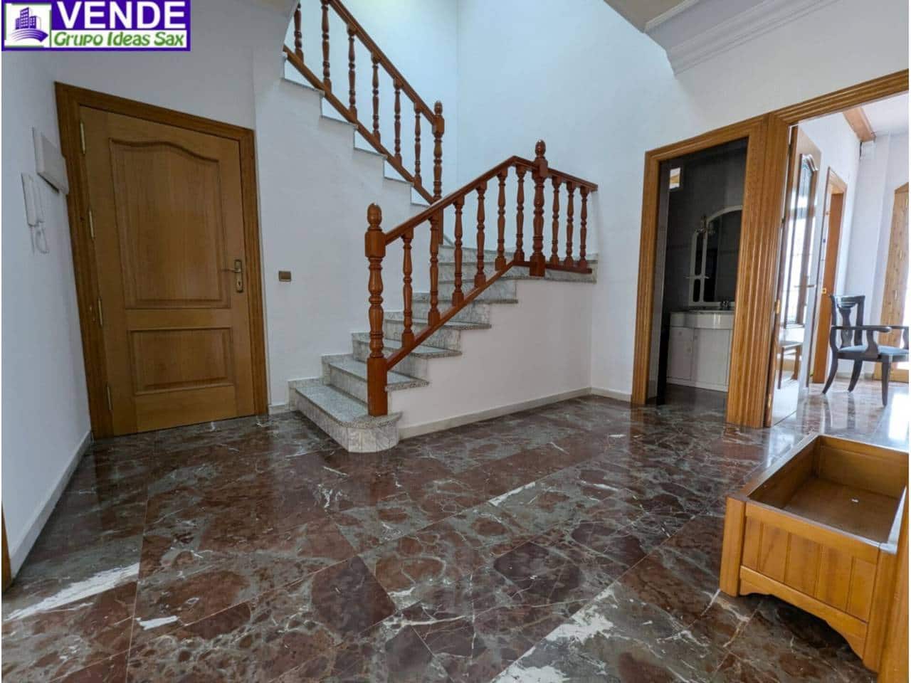 4 soveværelse Byhus til salg i Sax med garage - € 249.000 (Ref: 9371550)