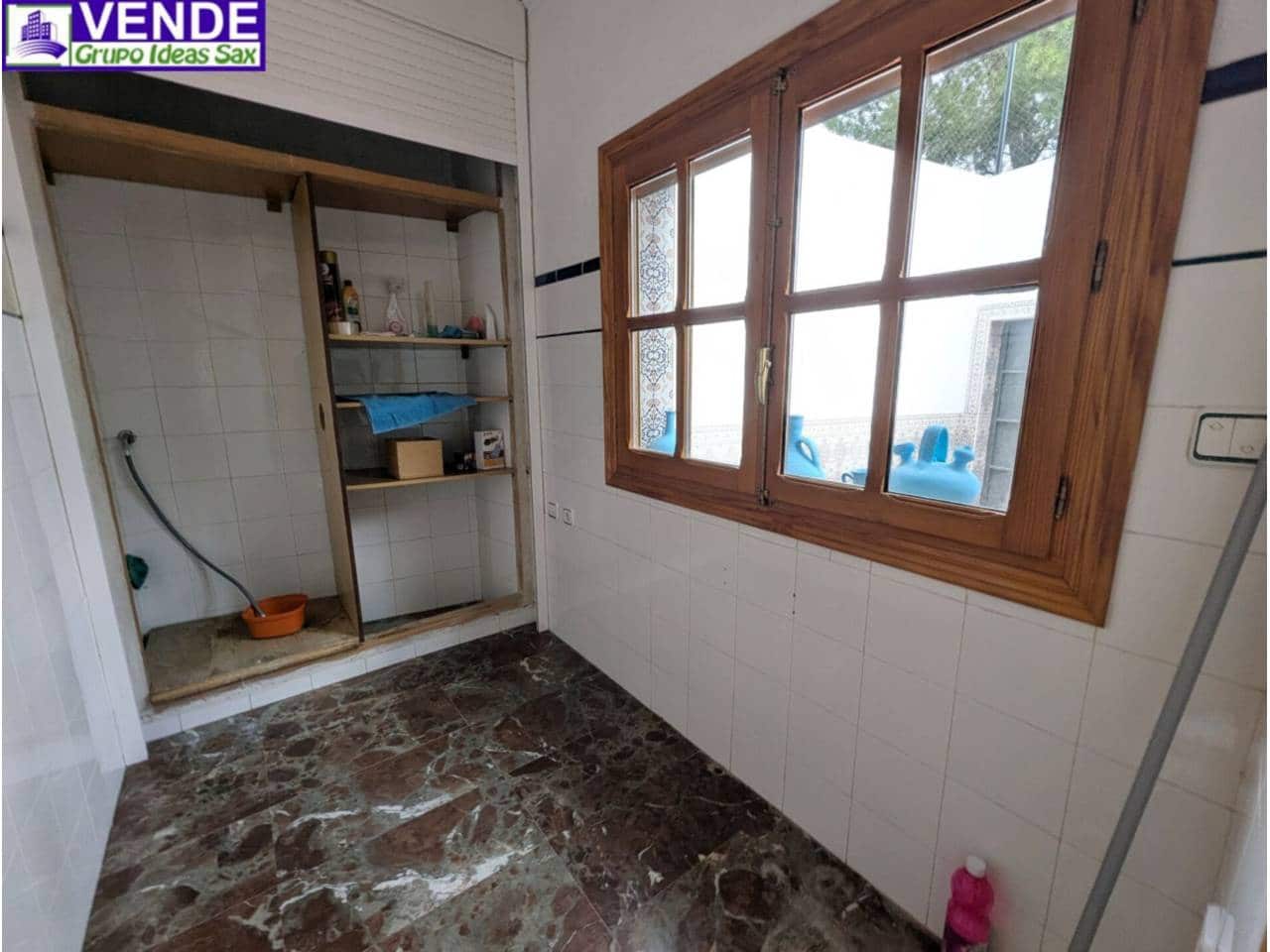 4 soveværelse Byhus til salg i Sax med garage - € 249.000 (Ref: 9371550)