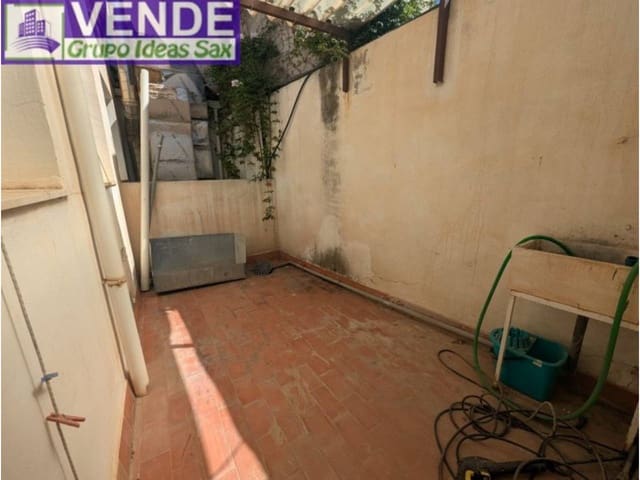 Business for sale in Sax with garage - € 260,000 (Ref: 9394404)