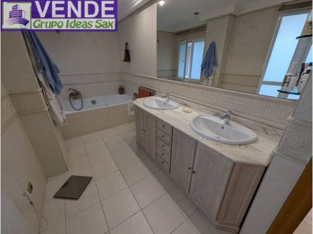 4 chambre Penthouse à vendre à Elda avec garage - 375 000 € (Ref: 9394405)