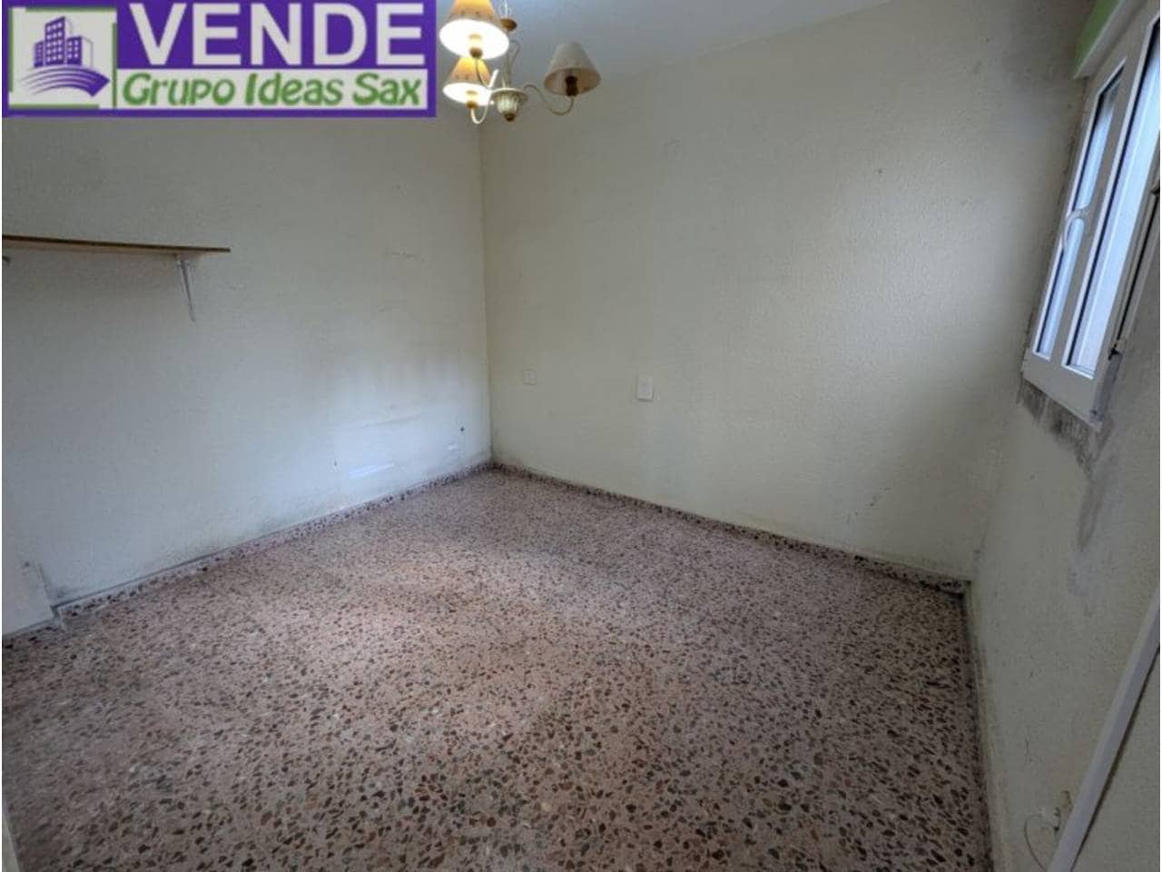 4 sovrum Lägenhet till salu i Sax - 76 000 € (Ref: 9398036)