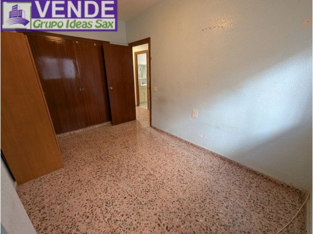 4 sovrum Lägenhet till salu i Sax - 76 000 € (Ref: 9398036)