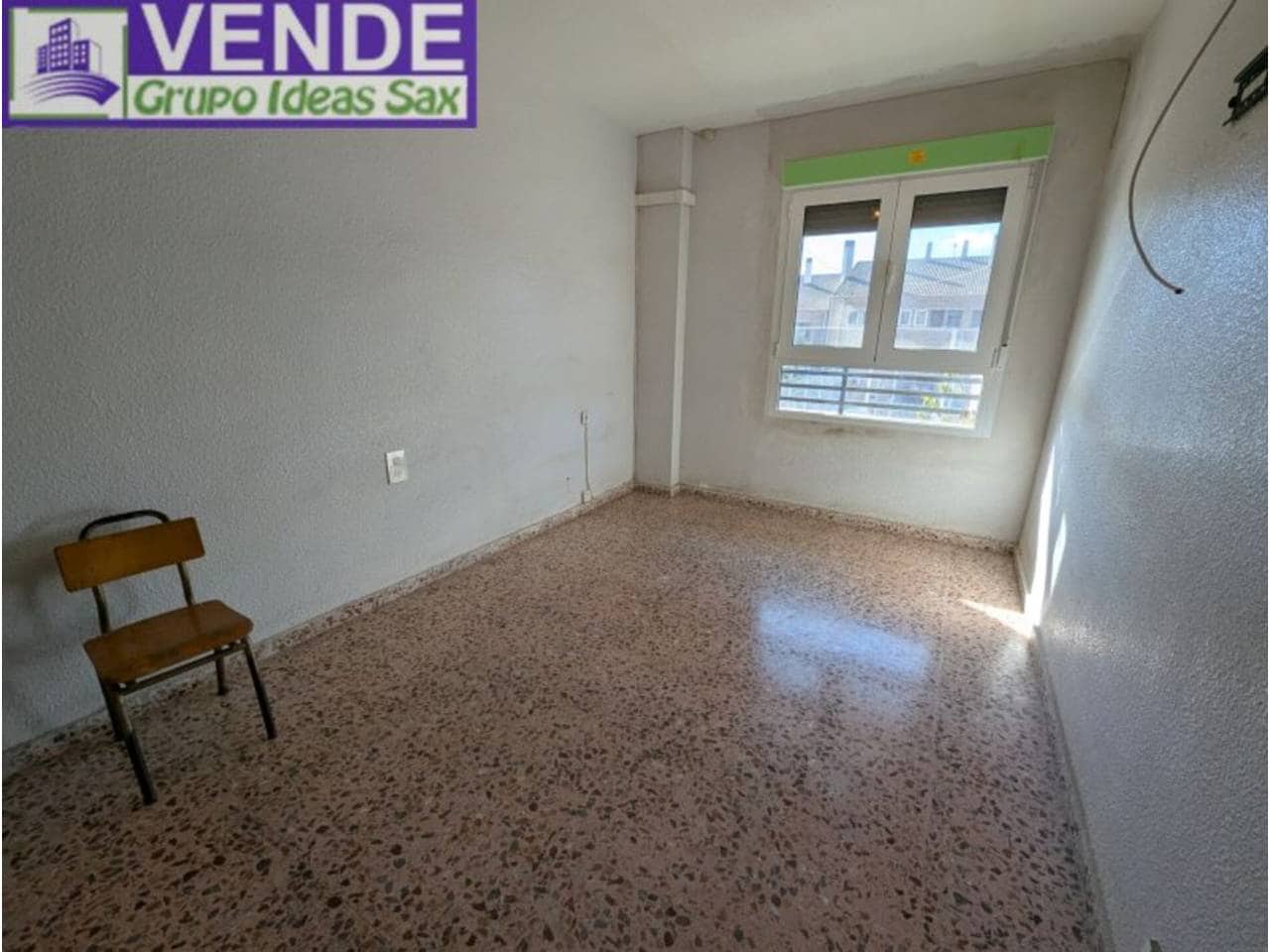 4 sovrum Lägenhet till salu i Sax - 76 000 € (Ref: 9398036)