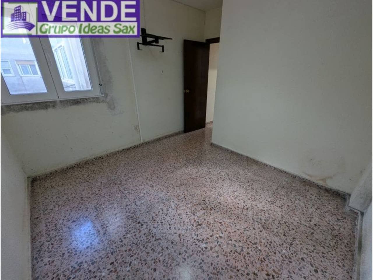 4 sovrum Lägenhet till salu i Sax - 76 000 € (Ref: 9398036)