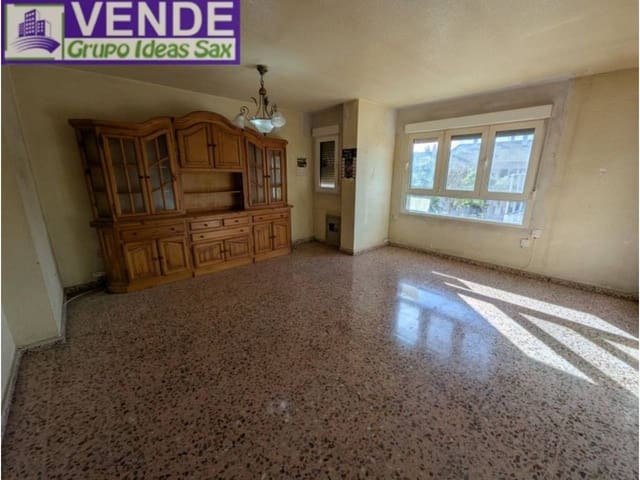 4 bedroom Flat for sale in Sax - € 76,000 (Ref: 9398036)