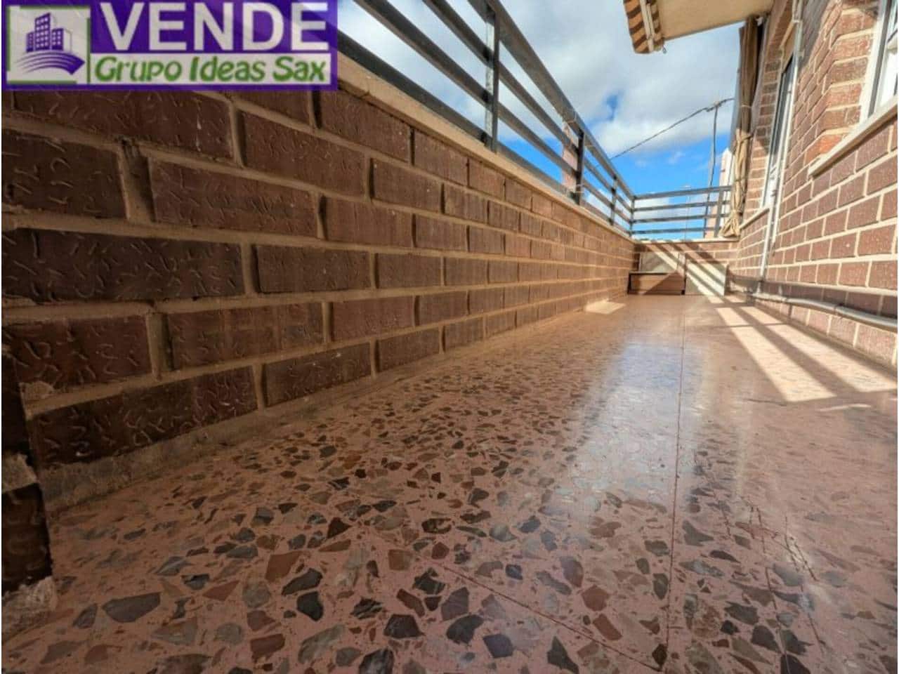 4 sovrum Lägenhet till salu i Sax - 76 000 € (Ref: 9398036)