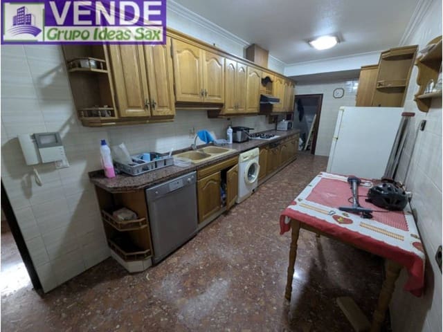 4 bedroom Flat for sale in Sax - € 126,000 (Ref: 9714384)